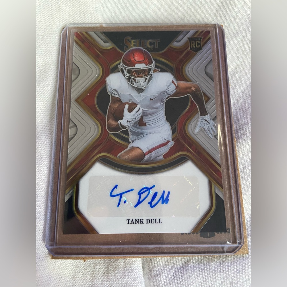 Tank Dell autograph rookie card.